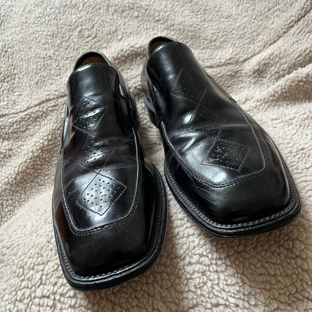 Men Loafer Mfg in Brazil by Stacy Adams. In excellent condition with little war